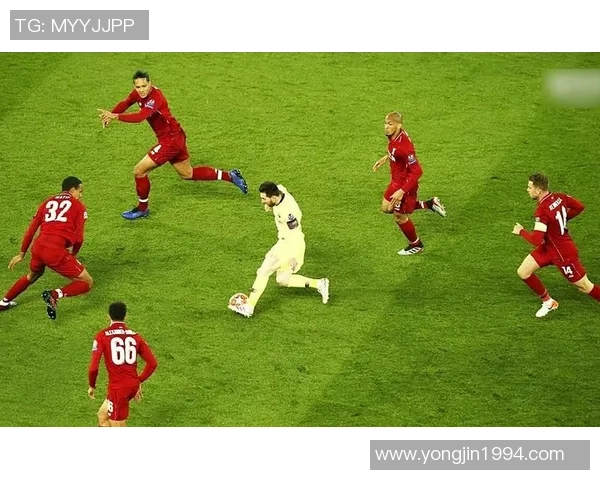 模仿足球明星搞笑盘带挑战赛让你笑到停不下来